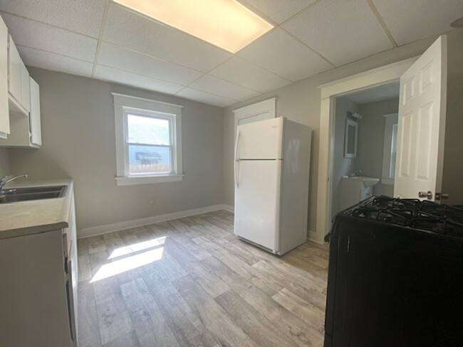 Building Photo - 551-553-553 E Cassilly St