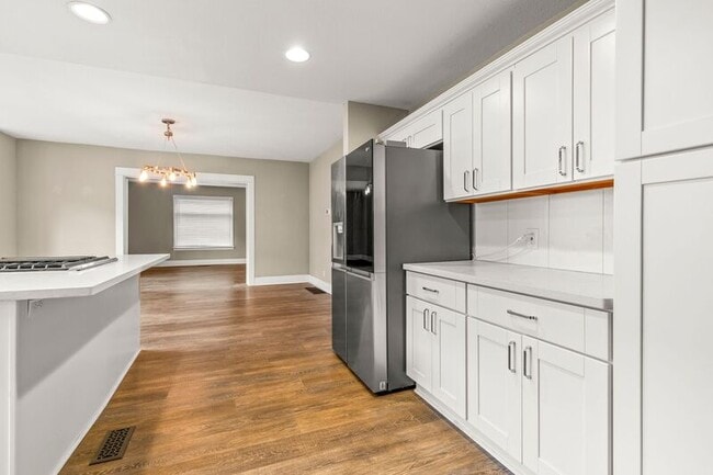 Building Photo - 5530 N Haight Ave