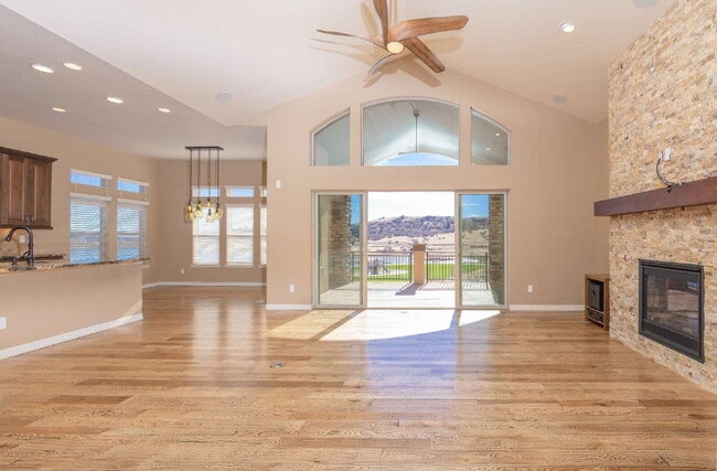 Building Photo - Stunning 3-Bed, 3-Bath Retreat with dedica...