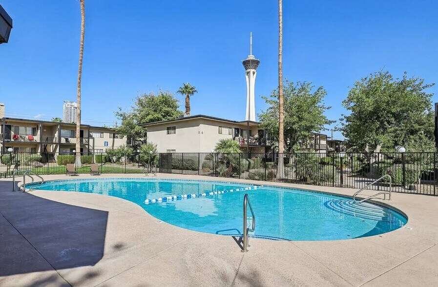 Building Photo - 511 E Sahara Ave