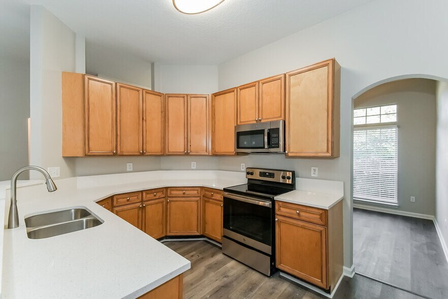 Building Photo - 9202 Redtail Dr