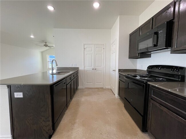 Building Photo - 2404 Duntov Dr