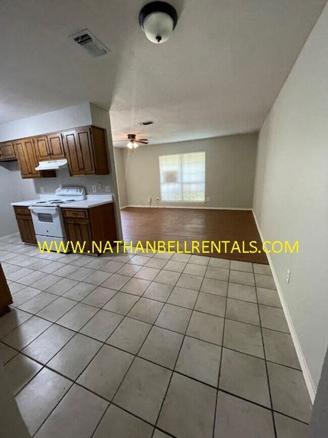 Building Photo - 2570 Culbertson St