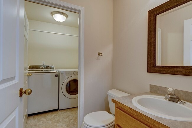 Building Photo - 3 bed 2.5 bath Home in Cherry Hill