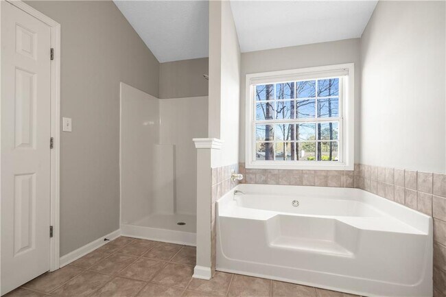 Building Photo - 1840 Heatherton Rd