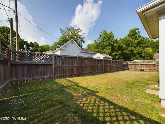 Building Photo - 627 E Hargett St