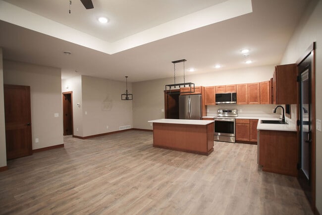 Building Photo - 1926 W 6th St