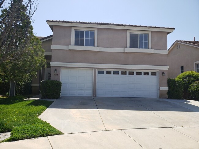 Primary Photo - Fantastic home in gated community