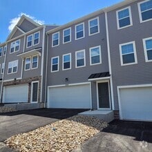 Building Photo - New 3 Bedroom Townhouse! Franklin Regional...