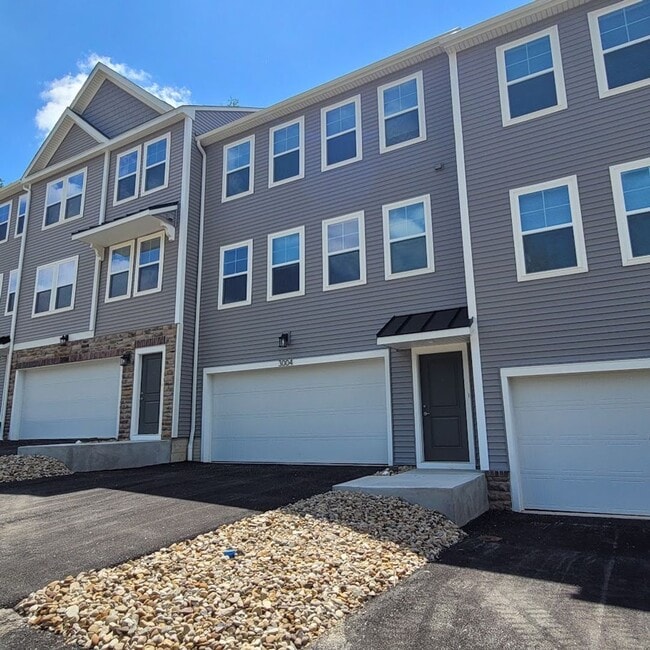 Primary Photo - New 3 Bedroom Townhouse! Franklin Regional...