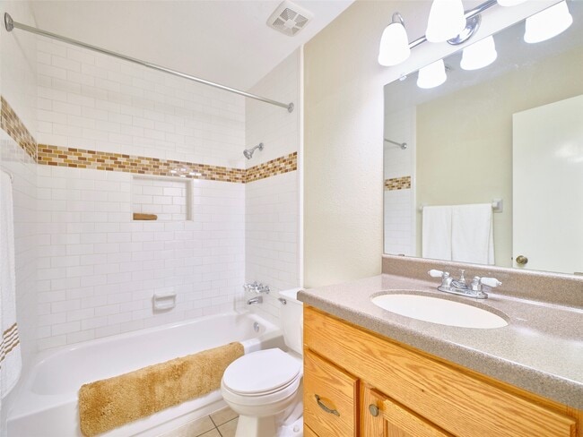 Building Photo - 4804 Fairhaven St