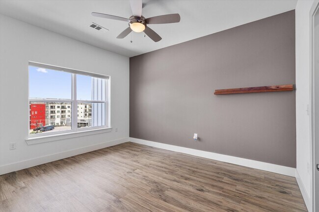 Building Photo - Luxury Burnet Road Condominium For Rent