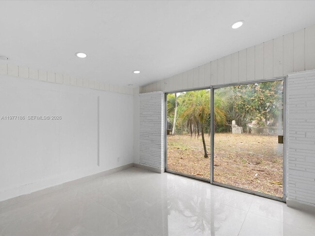 Building Photo - 4331 SW 31st Dr