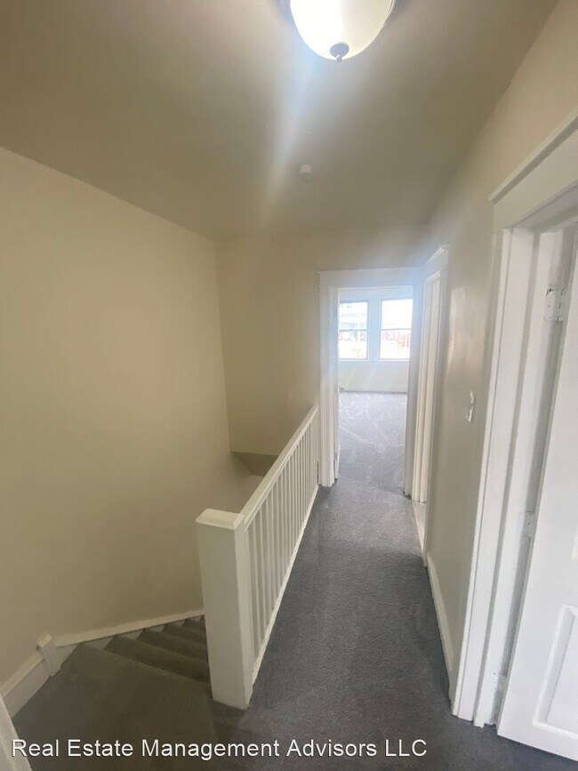 Building Photo - 3 br, 1 bath House - 7068 Clover Lane