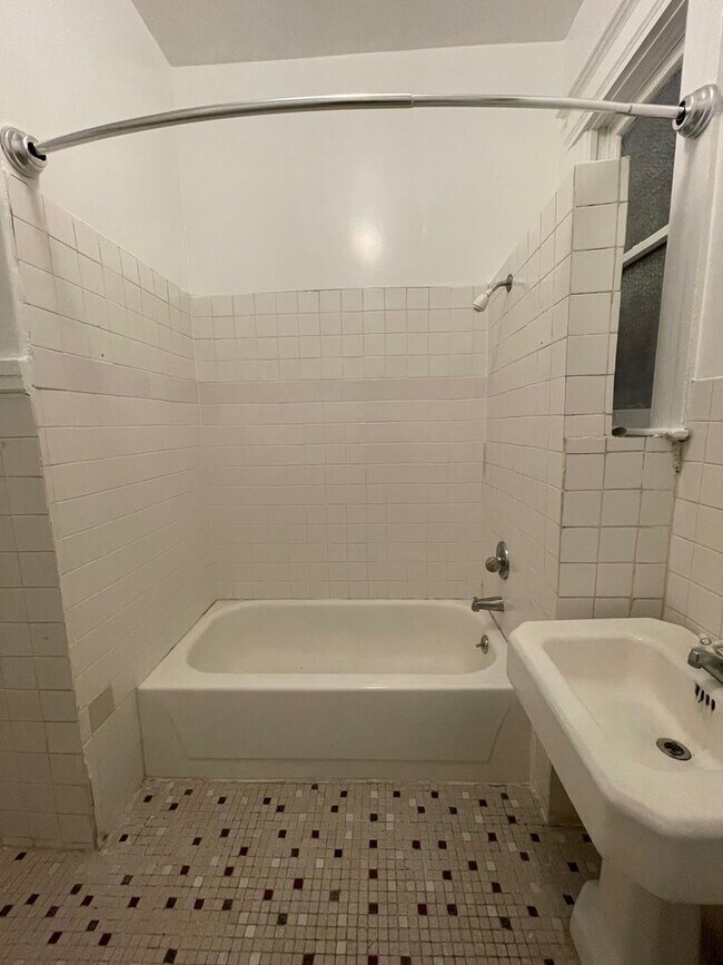 Building Photo - 1934 MAS