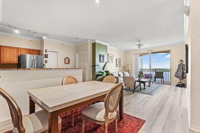 Building Photo - 616 Clearwater Park Rd