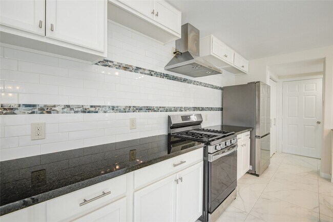 Building Photo - 4427 Waterfall Way