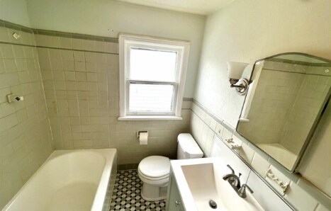 Building Photo - 99 Bedford St