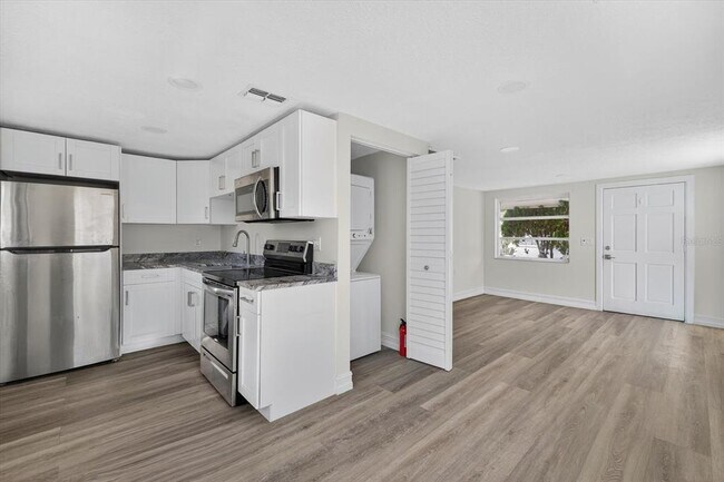 Building Photo - 5419 Oceanic Rd