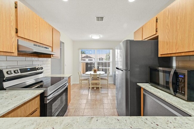 Building Photo - 8515 Lakepoint Ct