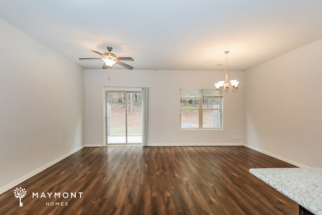 Building Photo - 1950 Old Dogwood