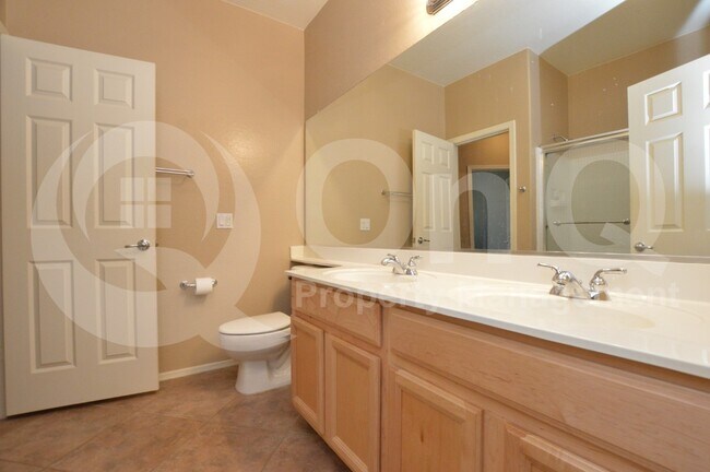 Building Photo - 3371 E Canary Way