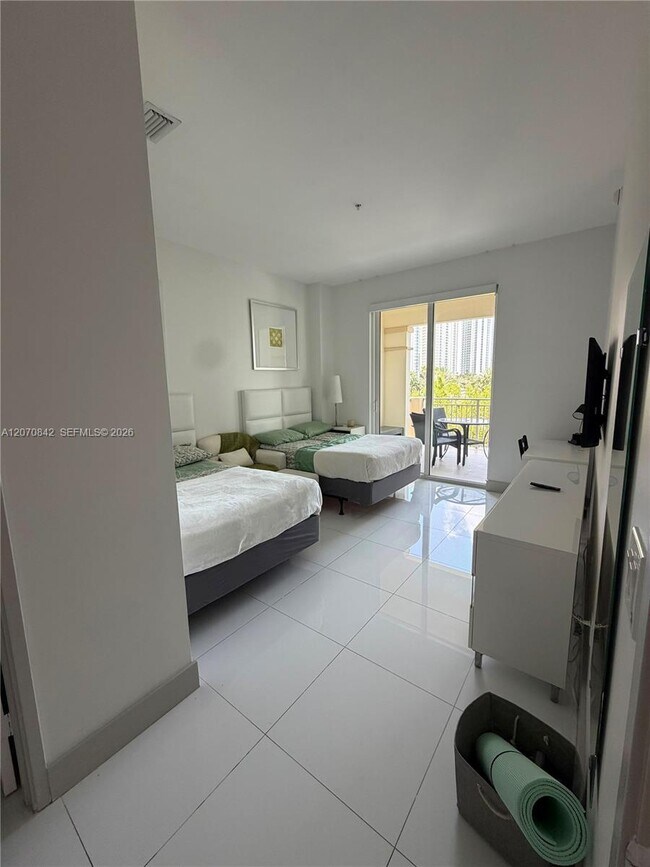 Building Photo - 150 Sunny Isles Blvd