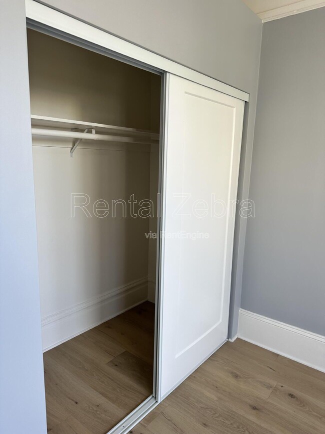 Building Photo - 1604 Jones St