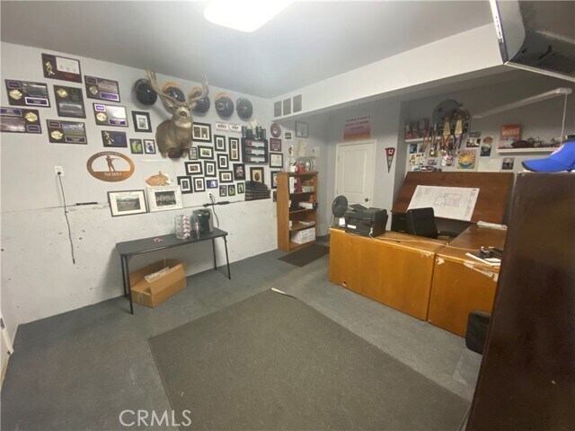 Building Photo - 18700 Oak Grove Rd