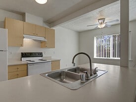 Building Photo - Deer Run