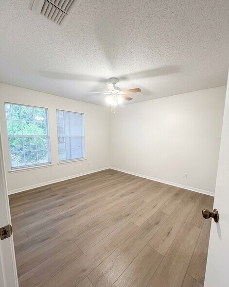 Building Photo - 6064 Westgate Dr