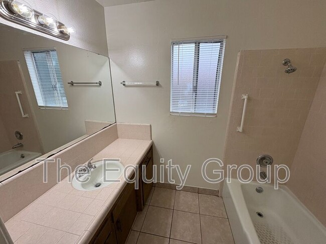 Building Photo - 2038 S Cain St