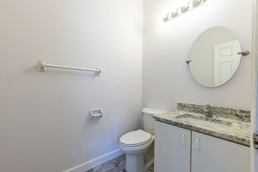 Building Photo - 2252 Wyndam Way