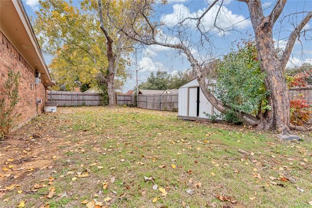 Building Photo - 6000 Maple Springs Dr