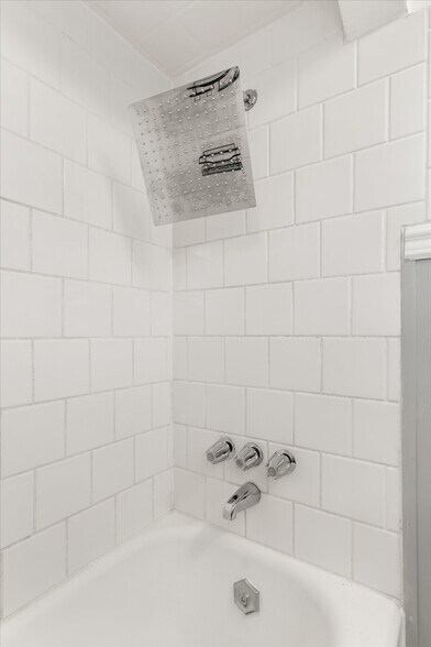 Building Photo - 2431 N Atlantic St