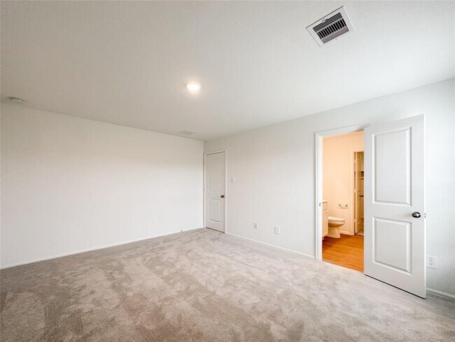 Building Photo - 1480 Las Cuevas Dr
