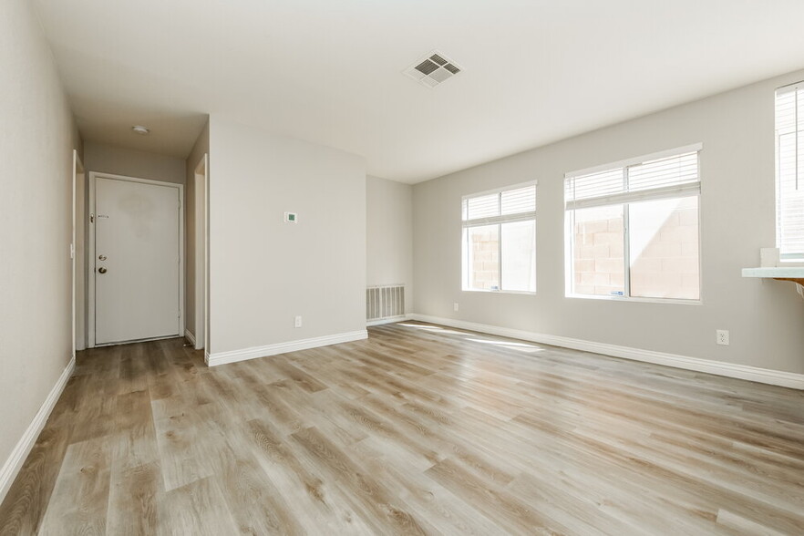 Building Photo - 1915 Casa Verde Dr