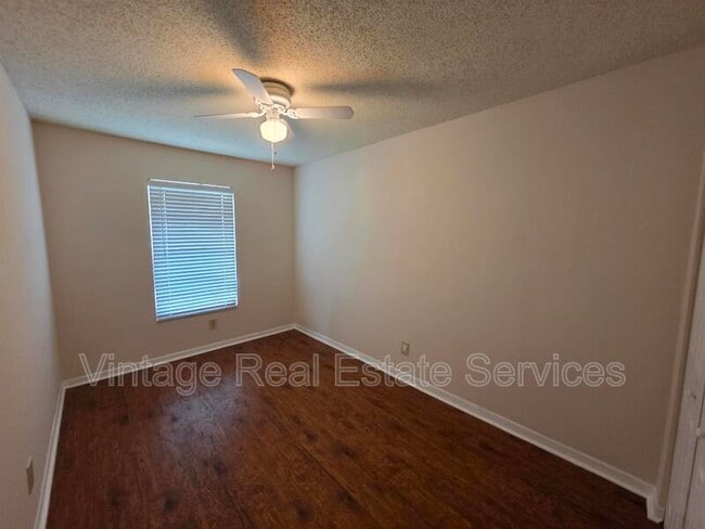 Building Photo - 5202 Sunridge Palms Dr
