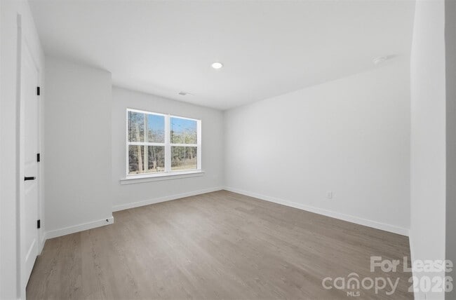 Building Photo - 403 15th Ave SW