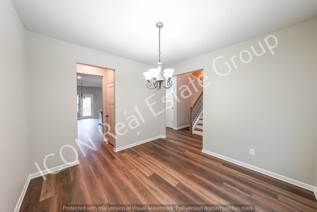 Building Photo - 3/3 Townhome with 2 car garage