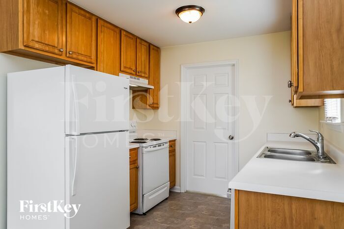 Building Photo - 1020 S Philwood Ct