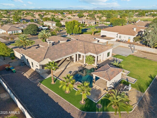 Building Photo - 11407 E Bellflower Ct