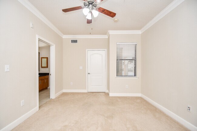 Building Photo - 2299 Lone Star Dr