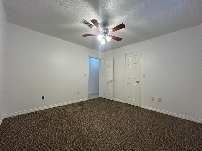 Building Photo - 1614 Common St