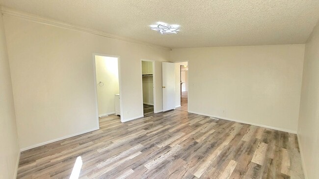 Building Photo - CONESTOGA COUNTRY ESTATES - Conestoga Parkway