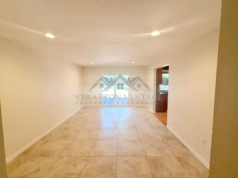 Building Photo - 13430 N 30th St