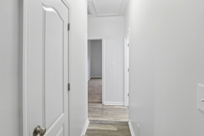 Building Photo - 124 Regatta Way