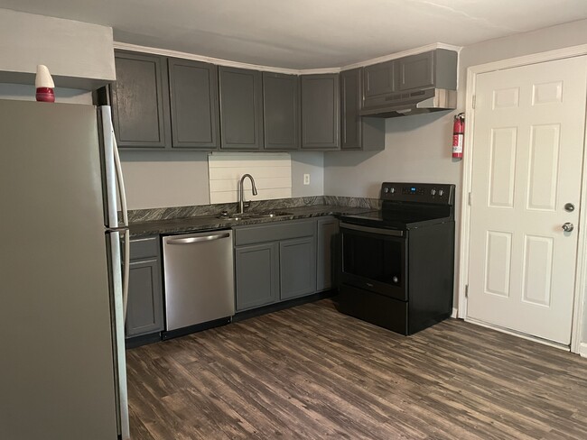 Building Photo - 207 Colleton Rd