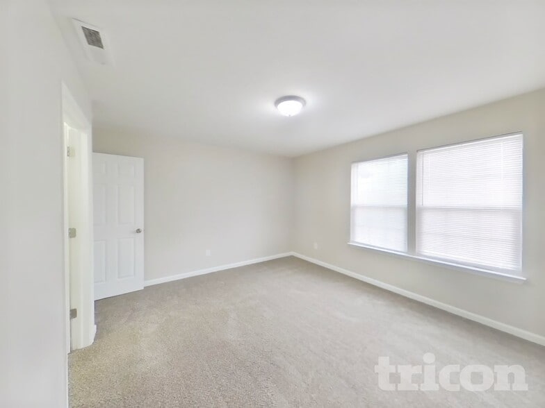 Building Photo - 9622 W Quarter Moon Dr