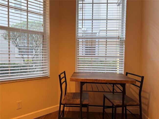 Building Photo - 4212 Bismarck Palm Dr